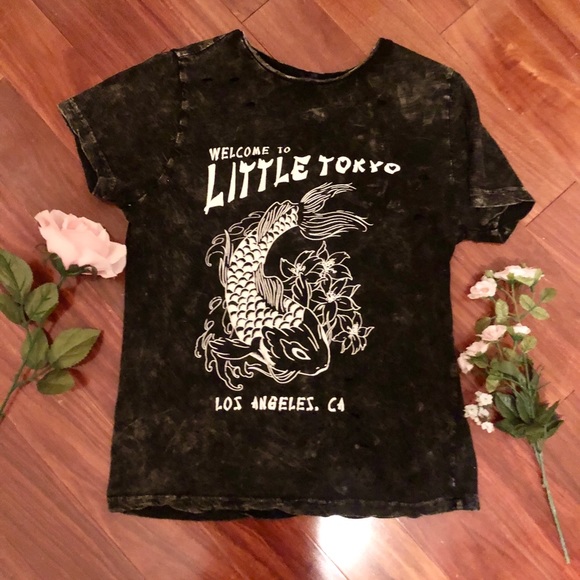 Forever 21 Tops - Forever 21 Black Tokyo T-shirt